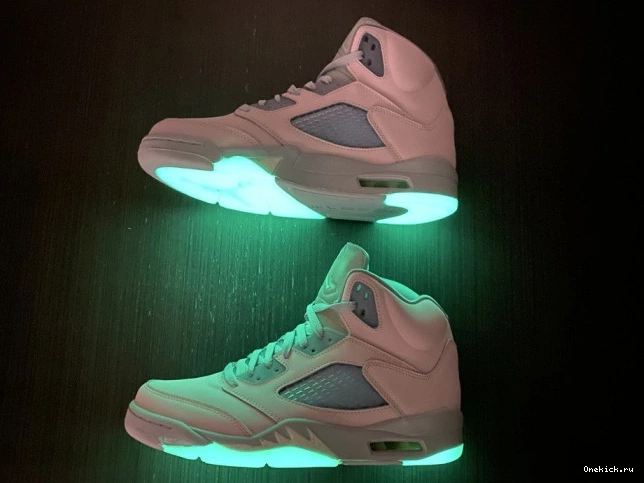One Kick Jordan DV0562-600 Easter Air 5 0812